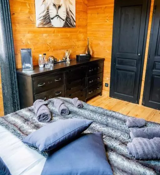 ベッドアンドブレックファースト Chambres Et Table D Hôtes Au Chalet Datcha