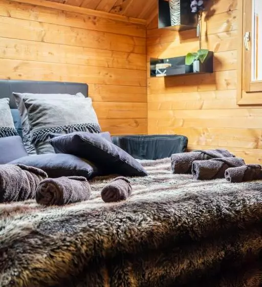 ベッドアンドブレックファースト Chambres Et Table D Hôtes Au Chalet Datcha