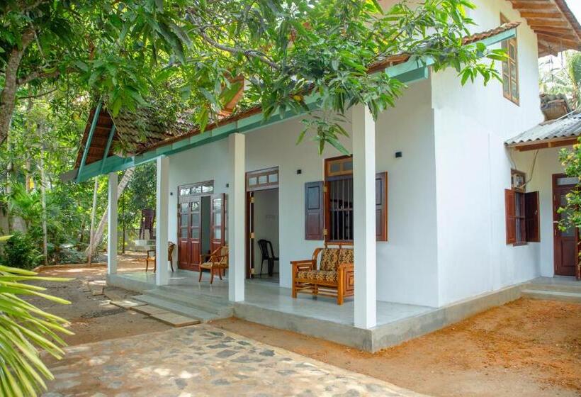 مبيت وإفطار Savindra Villa