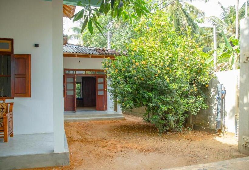 مبيت وإفطار Savindra Villa