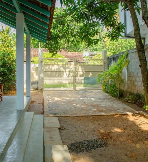 مبيت وإفطار Savindra Villa