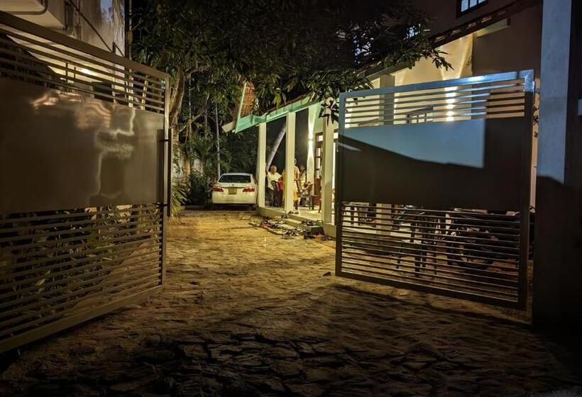 مبيت وإفطار Savindra Villa