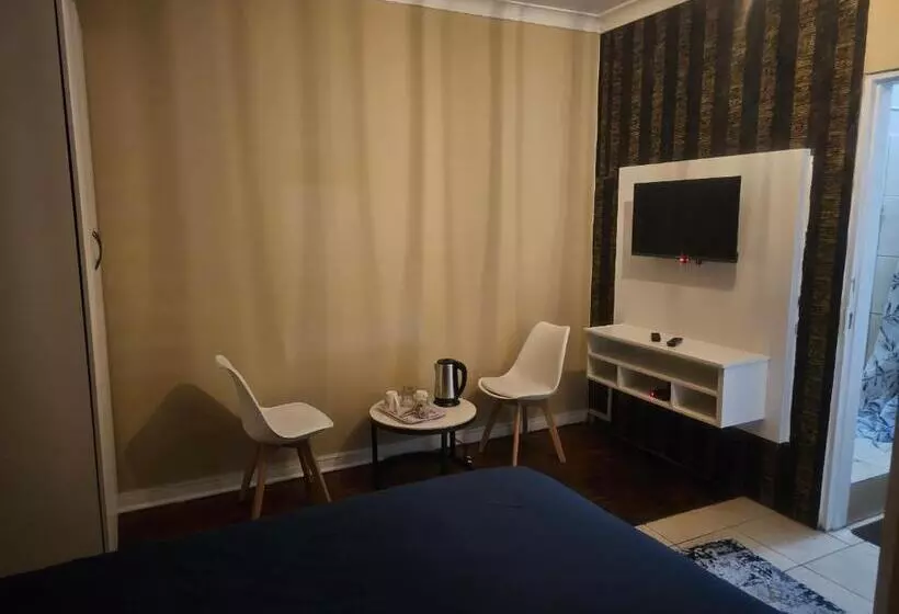 Aamiaismajoitus (B&B) Yello Guest House Ce2