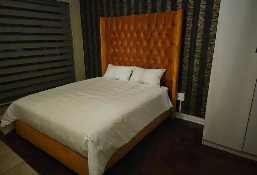 Aamiaismajoitus (B&B) Yello Guest House Ce2