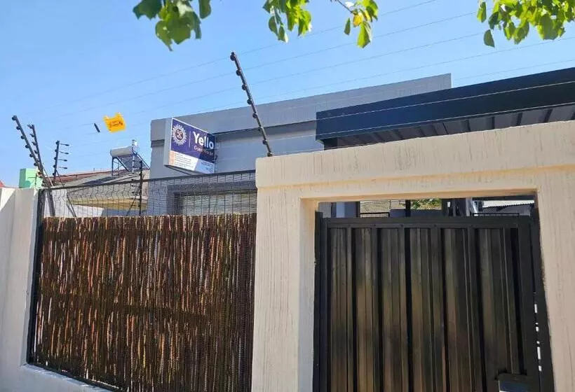 Aamiaismajoitus (B&B) Yello Guest House Ce2