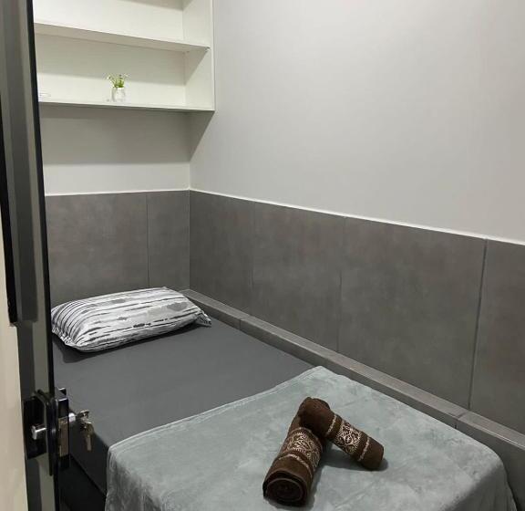 هتل کپسول Phos Hostel