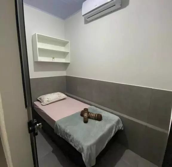 カプセルホテル Phos Hostel