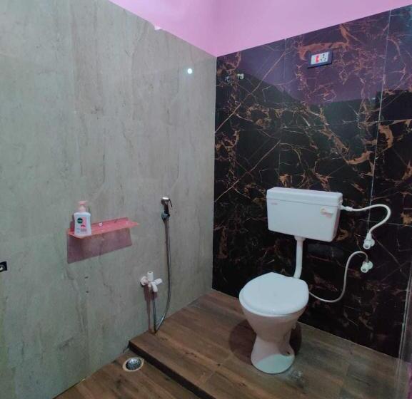 Hotel Oyo Radha Mohan Inn