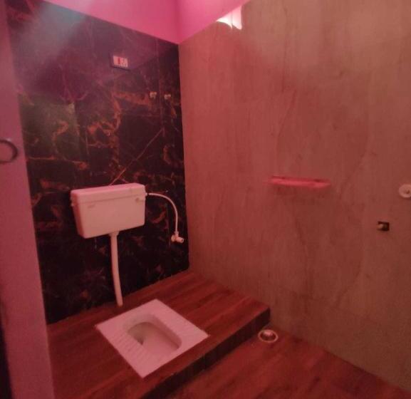 Hotel Oyo Radha Mohan Inn