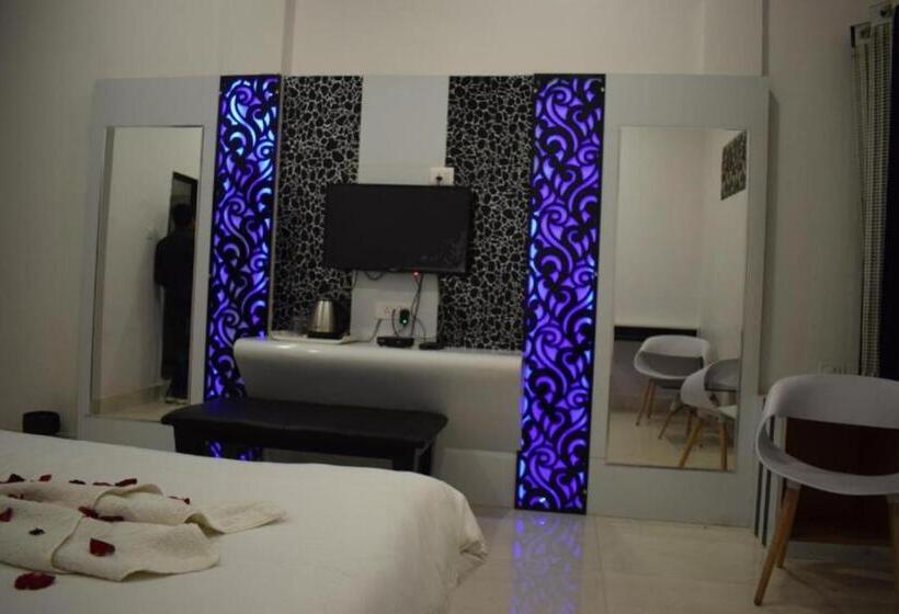 Отель The Hills, Ambikapur