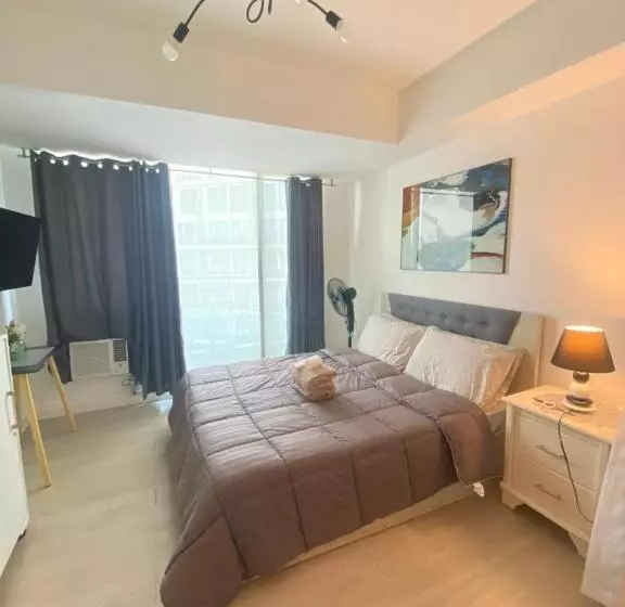 ペンション Condo Azure Staycation In Paranaque Beach View