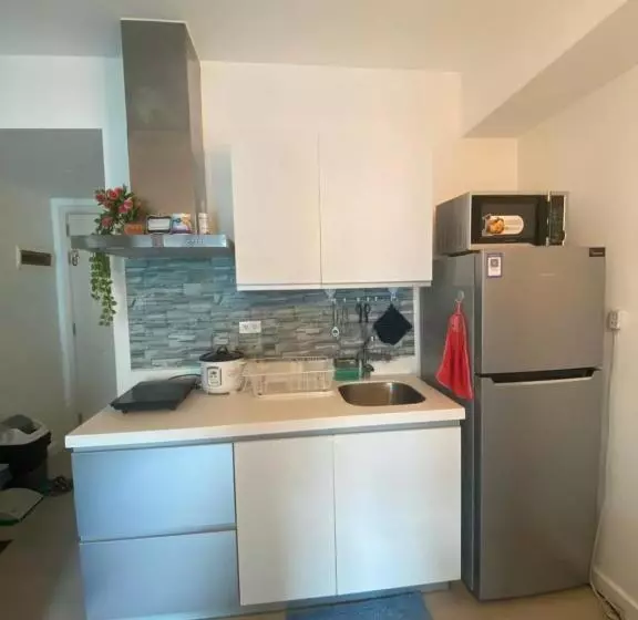 ペンション Condo Azure Staycation In Paranaque Beach View