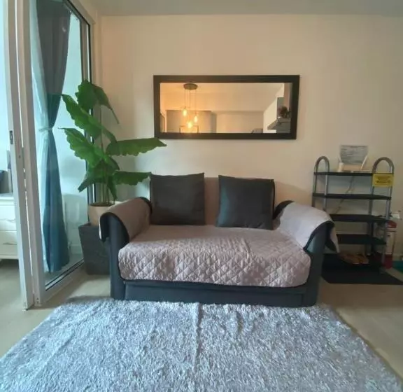 ペンション Condo Azure Staycation In Paranaque Beach View