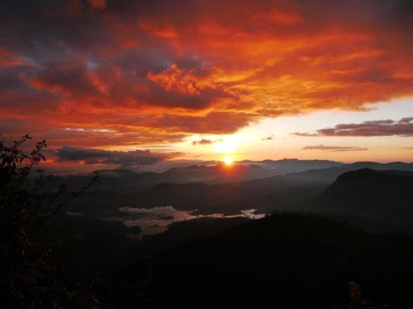 Pensiune Sunburst Inn Ella