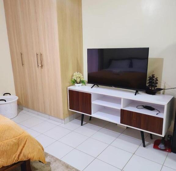 تختخواب و صبحانه Royalties