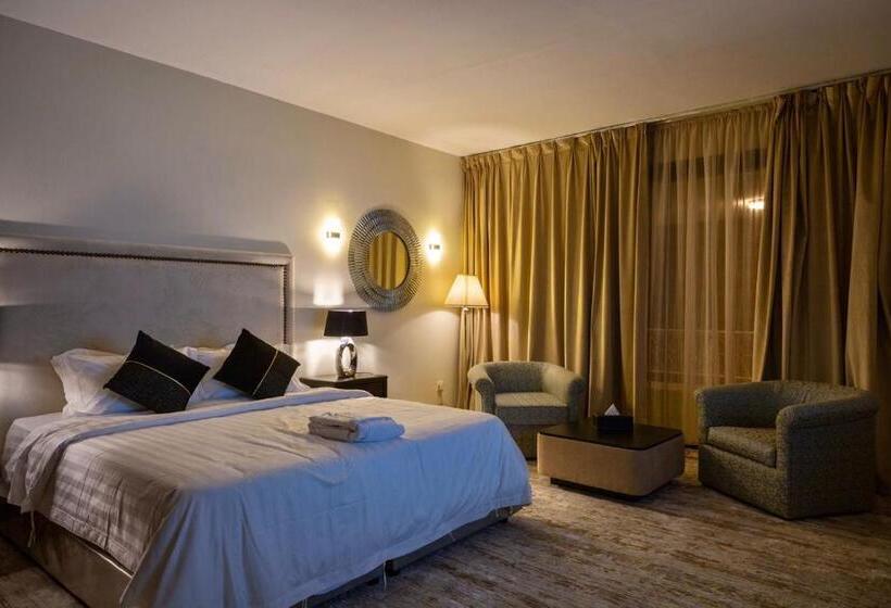 Ghodran Hotel And Resort