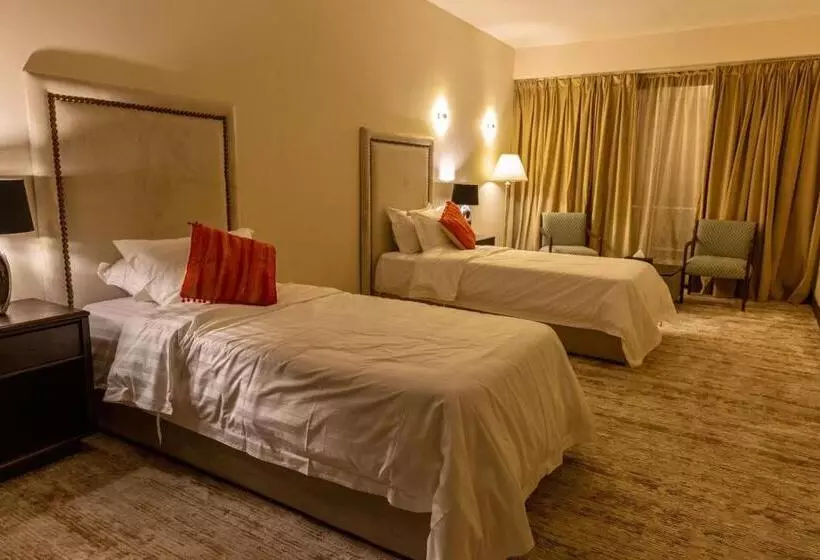 Ghodran Hotel And Resort