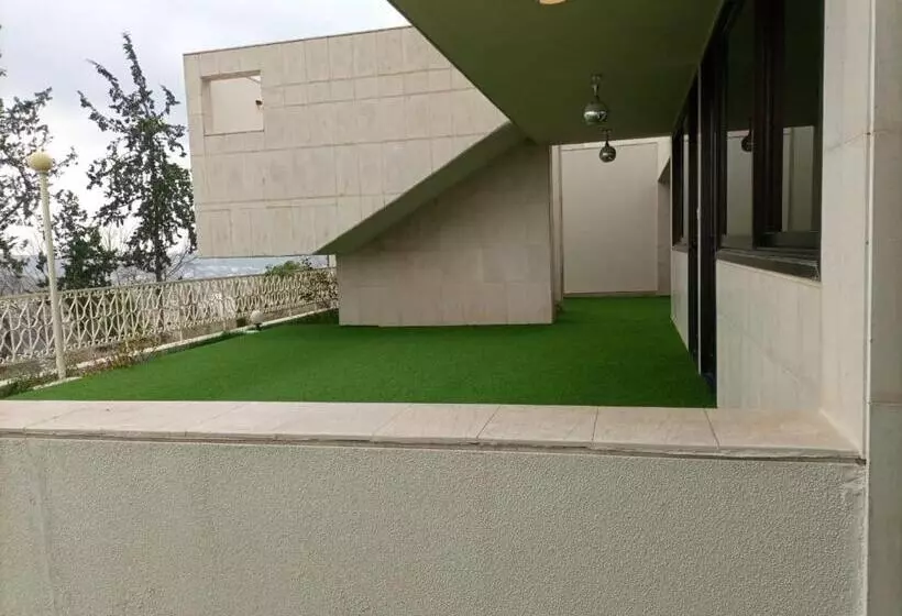 Ghodran Hotel And Resort