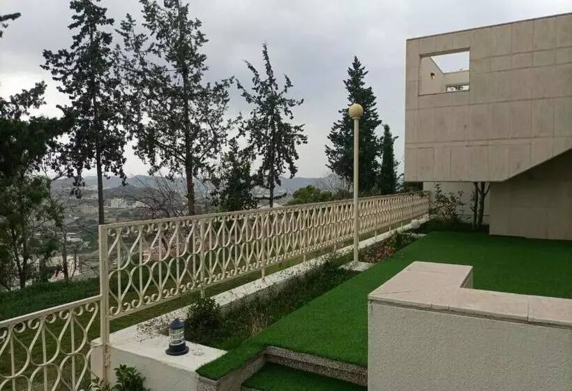 Ghodran Hotel And Resort