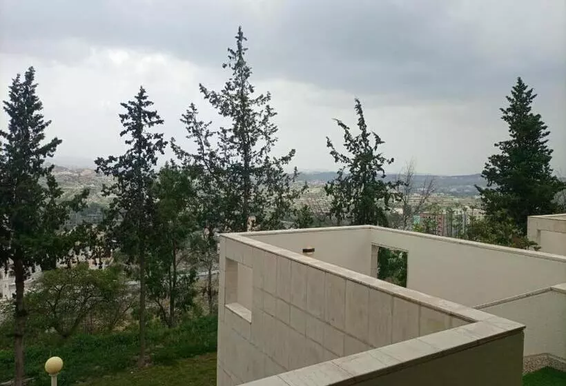 Ghodran Hotel And Resort