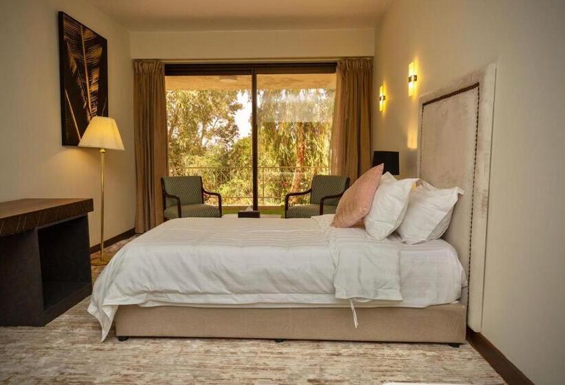 Ghodran Hotel And Resort