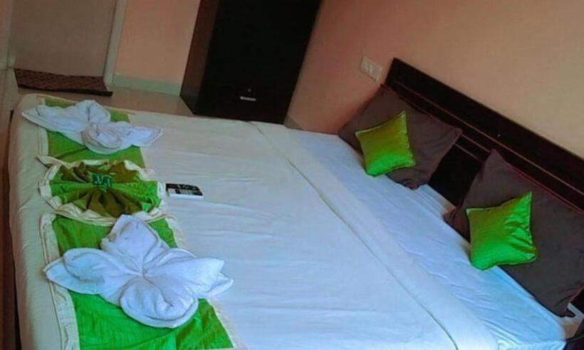 בית מלון כפרי Aqualura, Goa