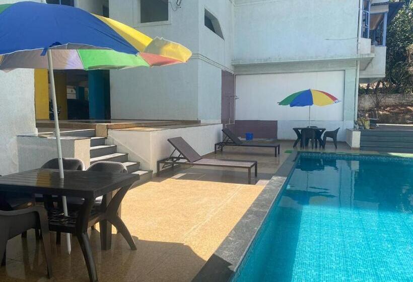 בית מלון כפרי Aqualura, Goa