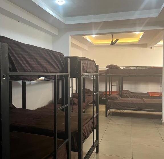 בית מלון כפרי Aroma Inn