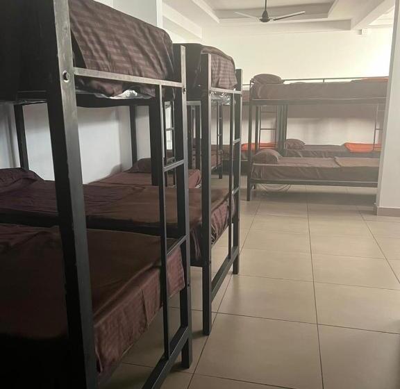 בית מלון כפרי Aroma Inn