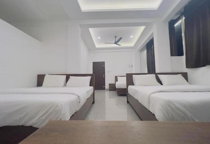 בית מלון כפרי Aroma Inn