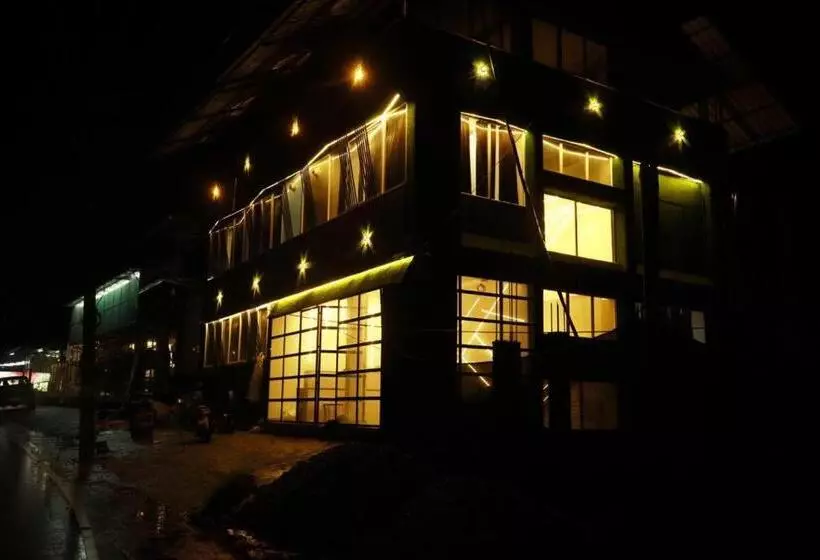 Hotelli Aroma Inn