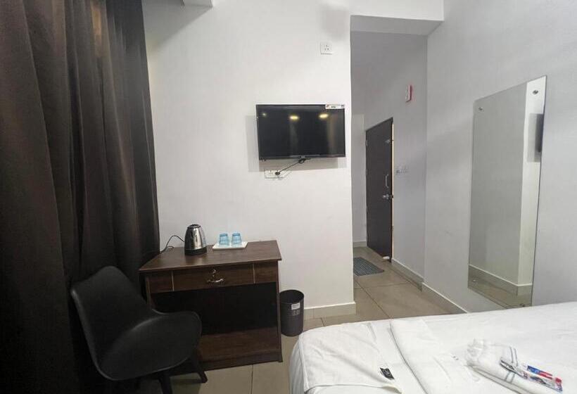 בית מלון כפרי Aroma Inn