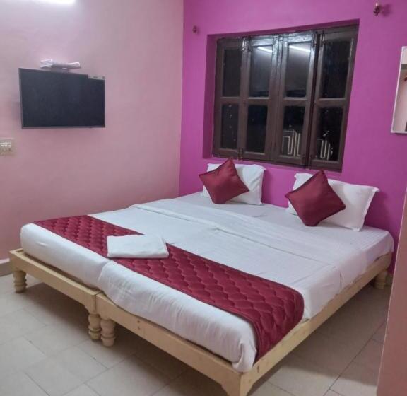 Отель Auro Beach Stays