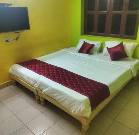 Отель Auro Beach Stays