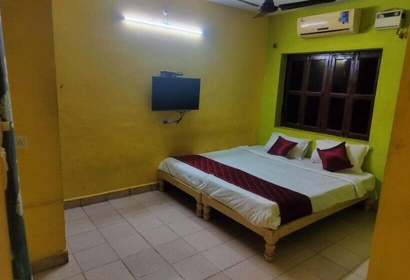 Отель Auro Beach Stays