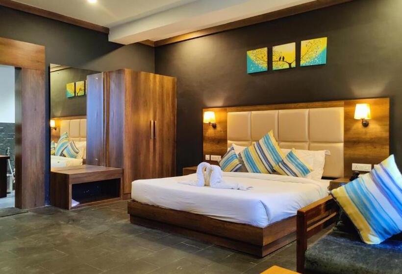 Отель Great Empire