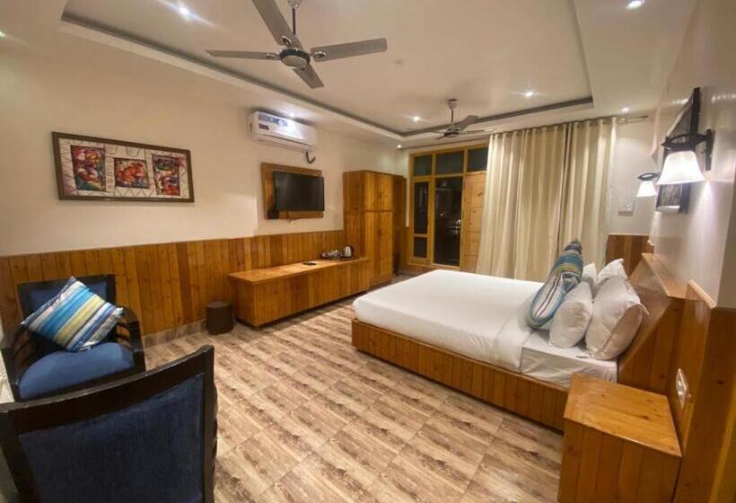 Отель Great Empire