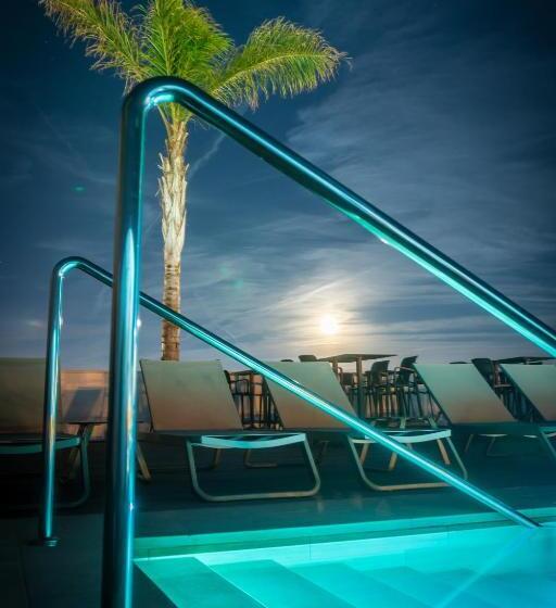 هتل Málaga Vibes