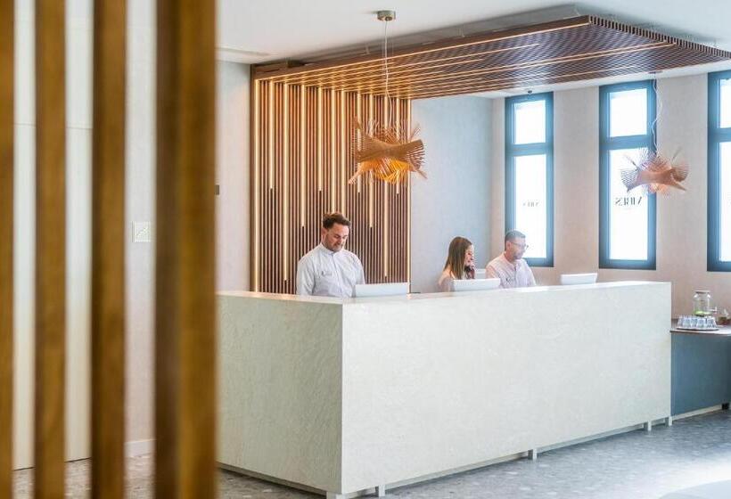 هتل Málaga Vibes