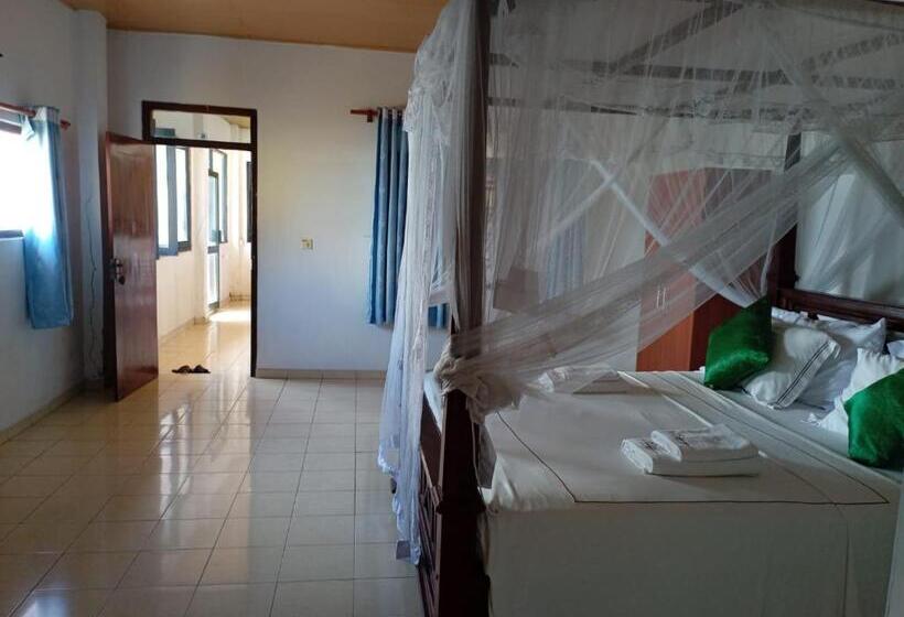 Hotelli Rock Caffee Holiday Inn