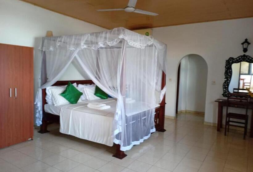 Hotelli Rock Caffee Holiday Inn