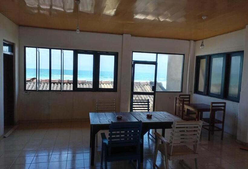 Hotelli Rock Caffee Holiday Inn