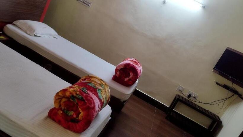 هتل Shiva Krishna