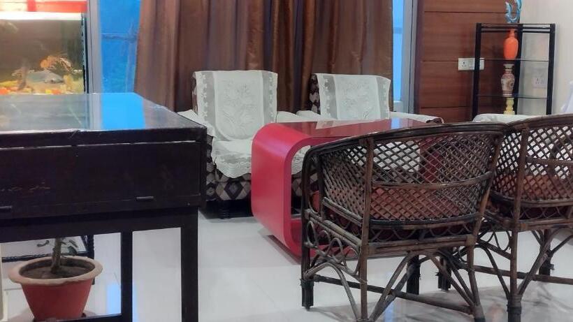 هتل Shiva Krishna