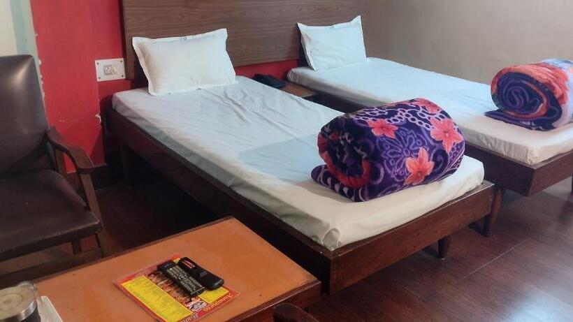 هتل Shiva Krishna