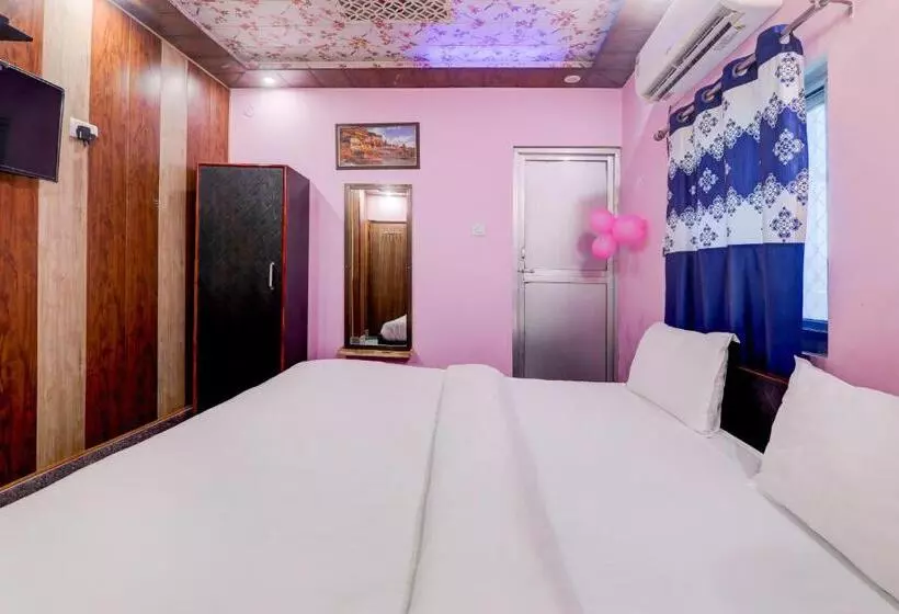 ホテル Satyam Shivam Sundaram