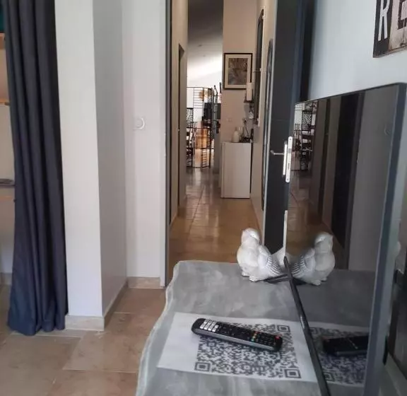 پانسیون Chez Monique Et Rémi