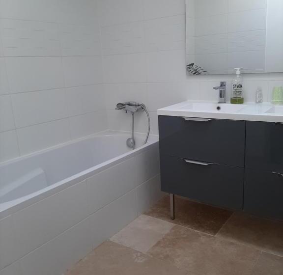 پانسیون Chez Monique Et Rémi