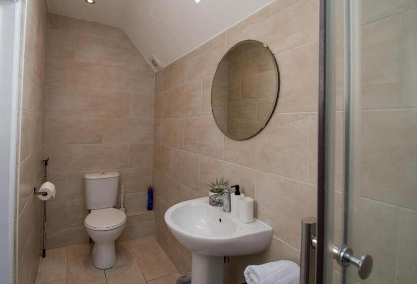 ペンション Elegant And Spacious Private Room With Ensuite