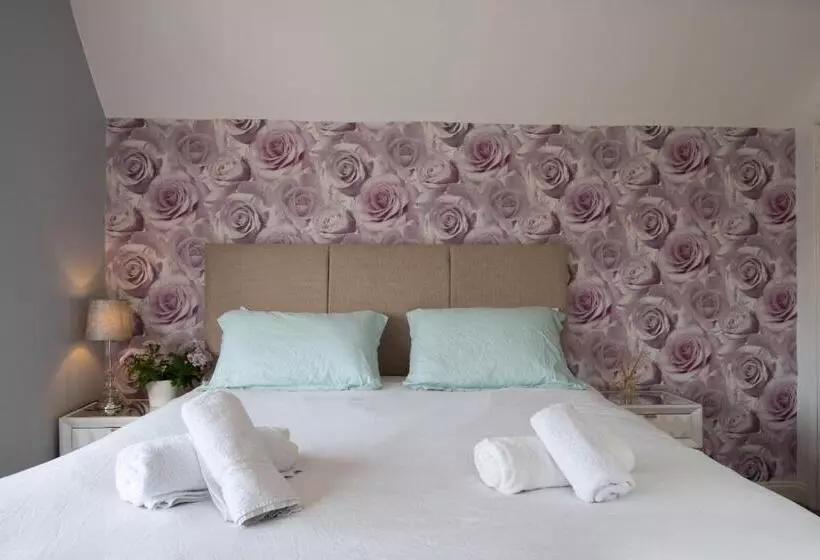 پانسیون Elegant And Spacious Private Room With Ensuite